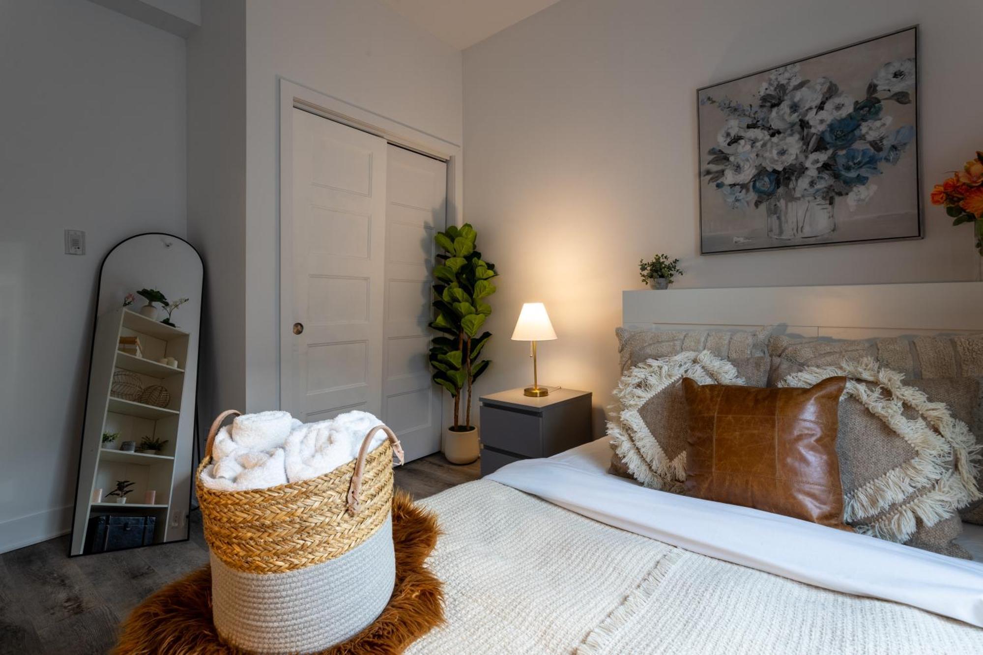 Chic And Spacious 3 Bedrooms In Griffintown