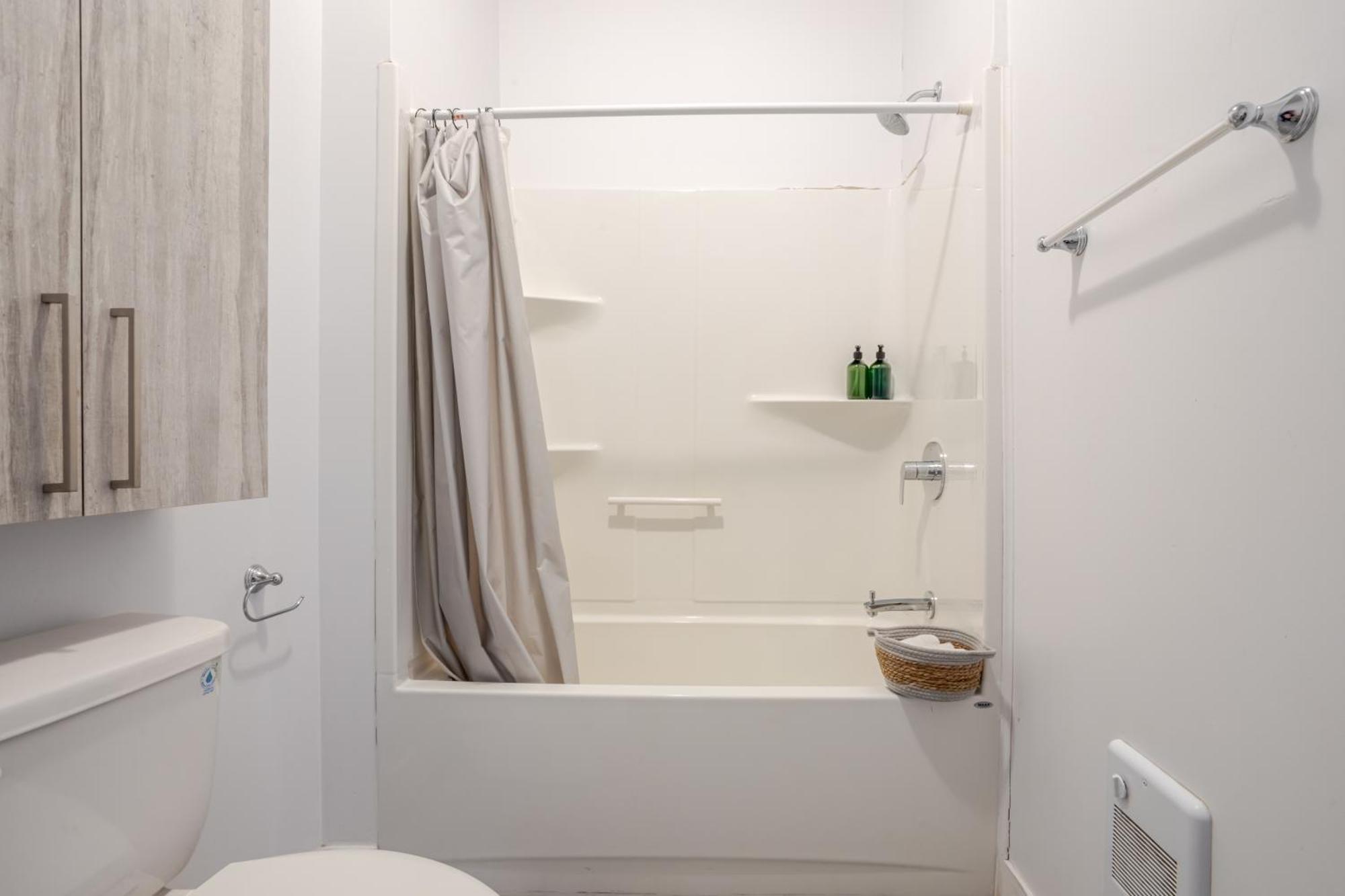 Chic And Spacious 3 Bedrooms In Griffintown