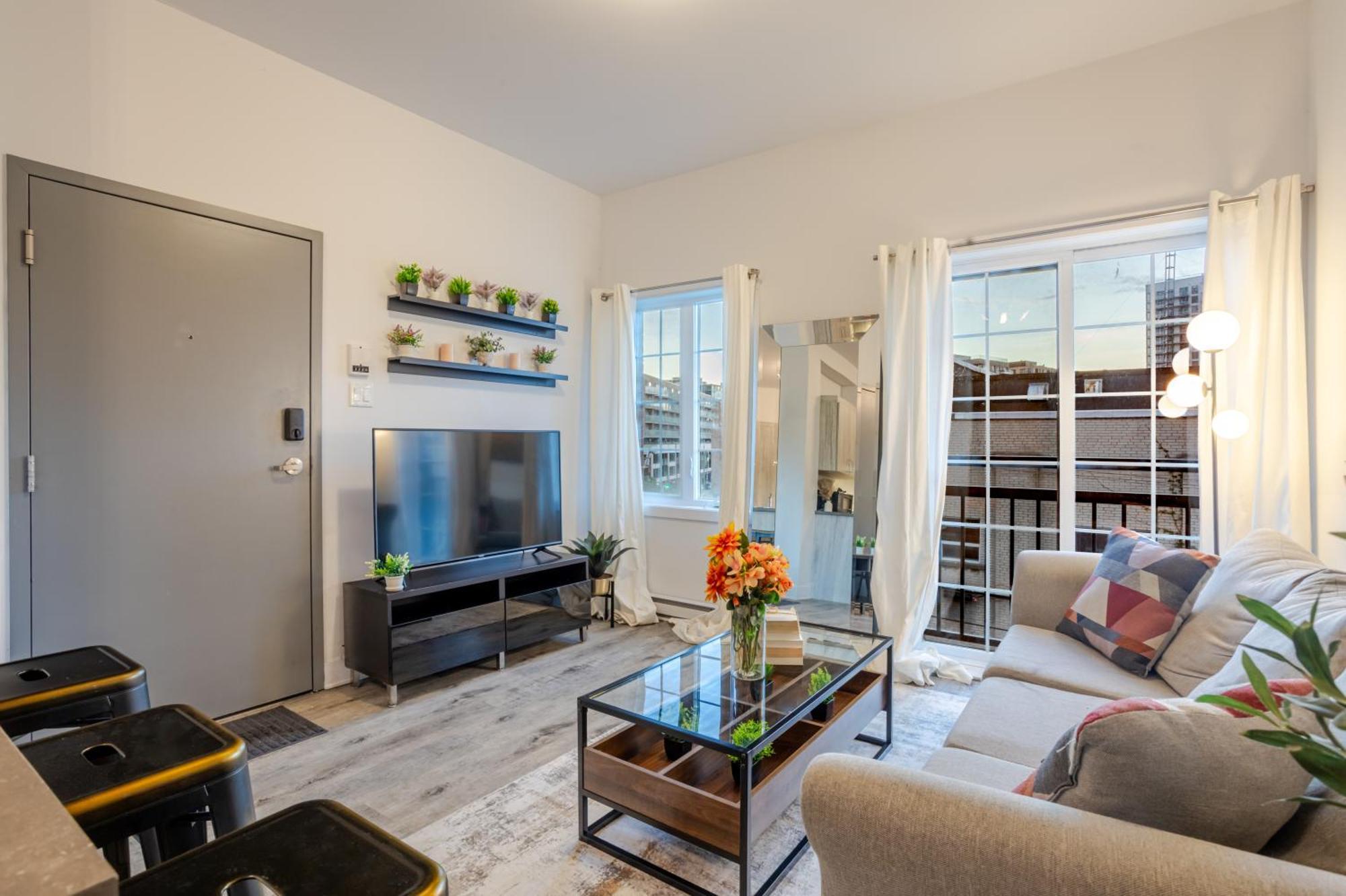 Chic And Spacious 3 Bedrooms In Griffintown *